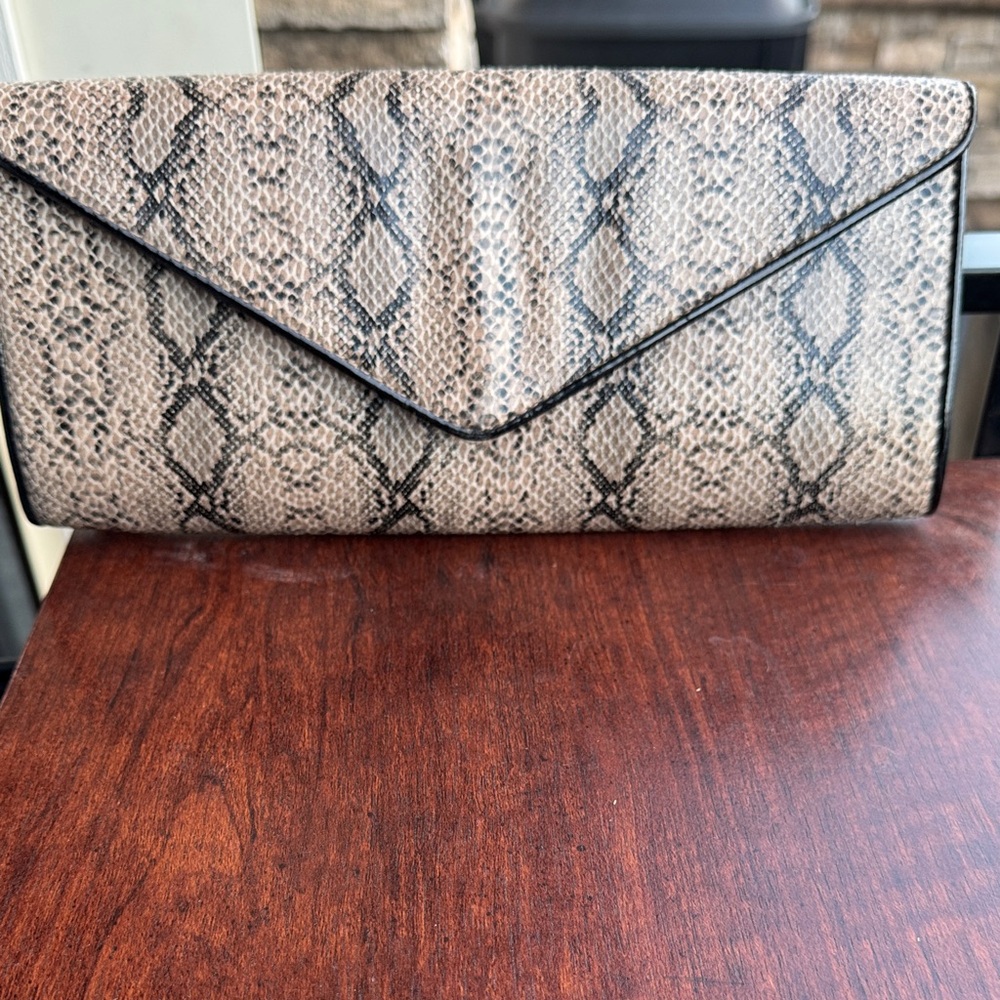 Elegant Snake Print Clutch